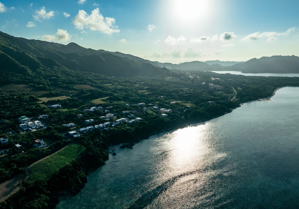 푸르게 펼쳐진 바다와 푸른 산들이 엮어내는, 이시가키섬의 절경
