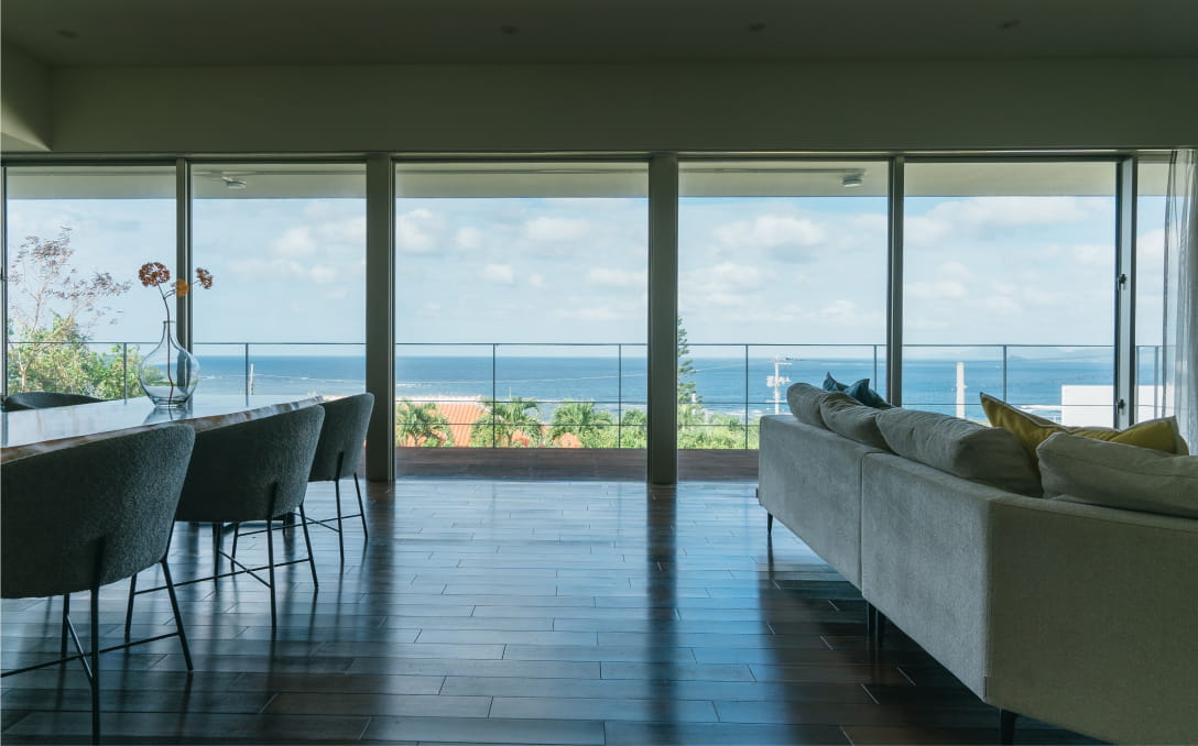 바다와 하늘이 한눈에 보이는 극해정저 다이닝에서의 전망